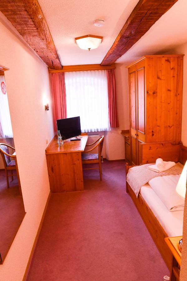 Hotel Gaestehaus Linde Mörnsheim Kültér fotó