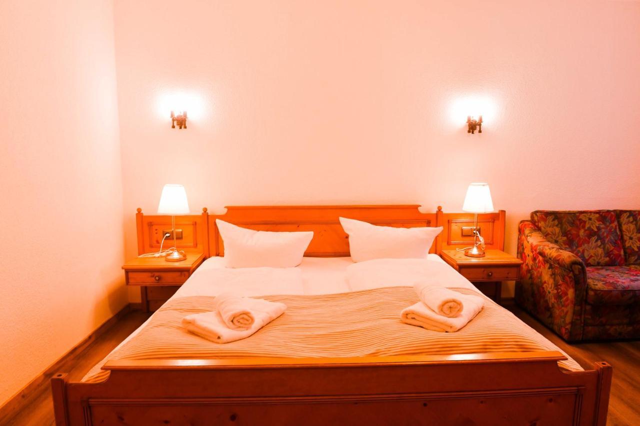 Hotel Gaestehaus Linde Mörnsheim Kültér fotó