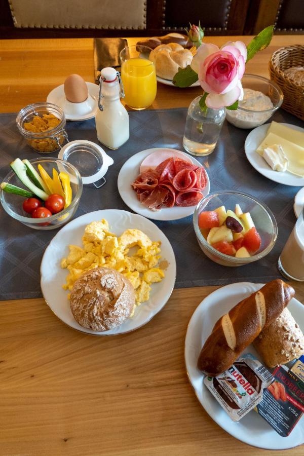 Hotel Gaestehaus Linde Mörnsheim Kültér fotó